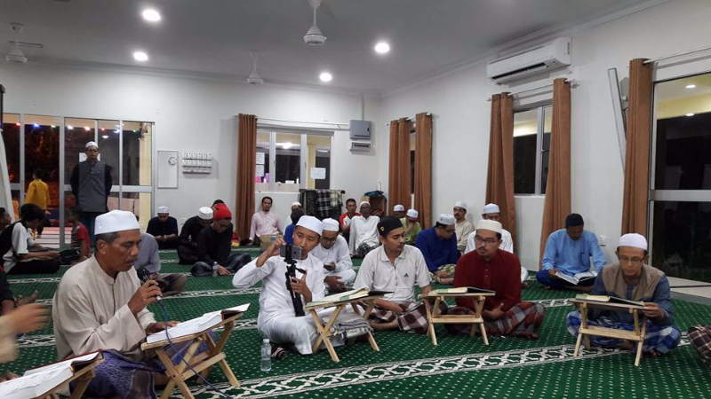 Iftar Perdana dan Khatam Quran