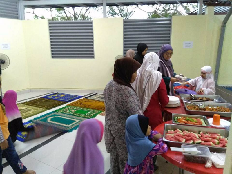 Majlis Berbuka Puasa Penduduk